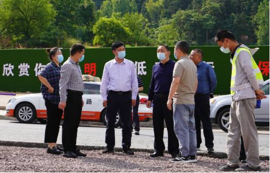 六安市公路管理處黨委書(shū)記、主任楊廣來(lái)一行蒞臨指導(dǎo)我司項(xiàng)目